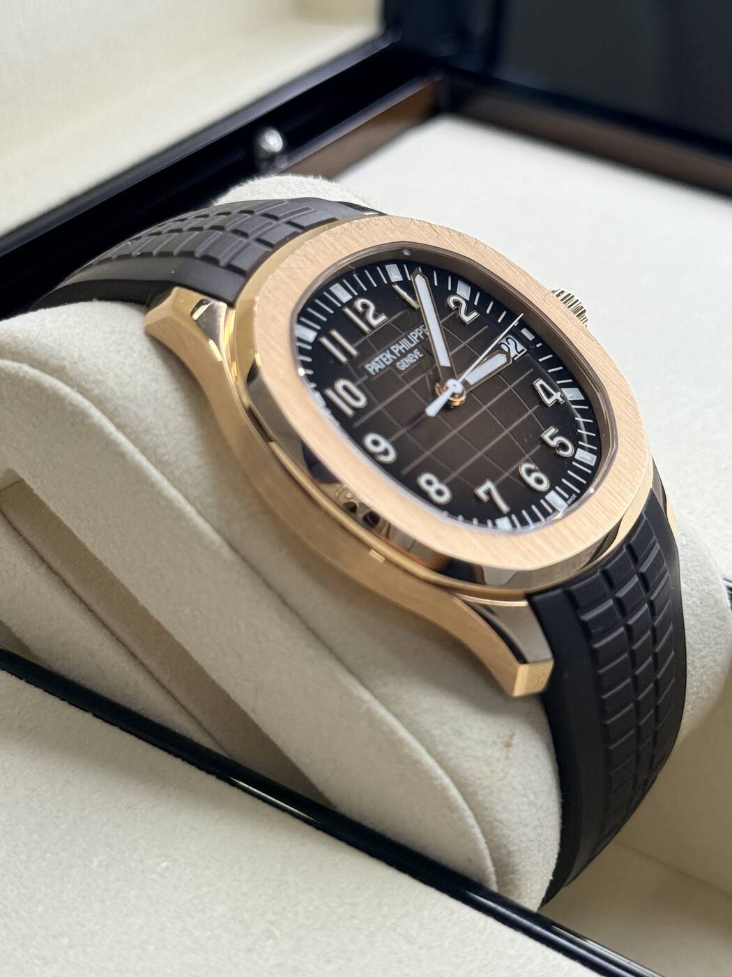 Patek Philippe Aquanaut 5167R-001 side