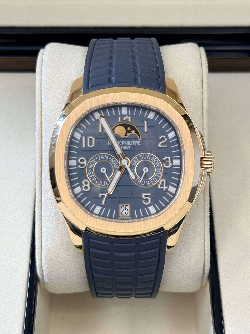Patek Philippe Aquanaut 5261R-001