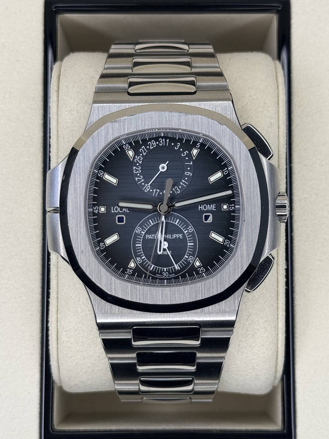 Patek Philippe Nautilus 5990/1A-011