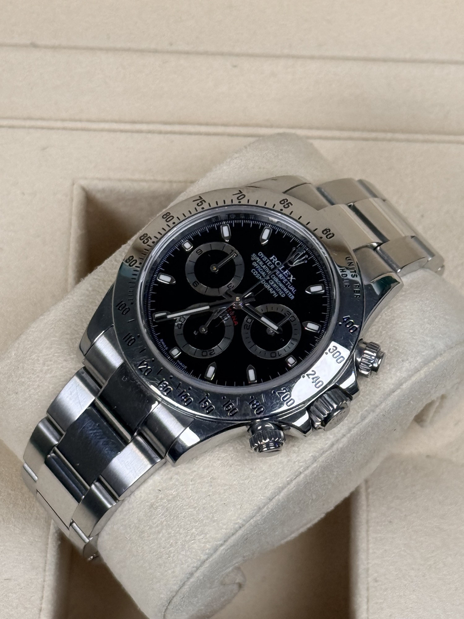 Rolex Daytona 116520 angle