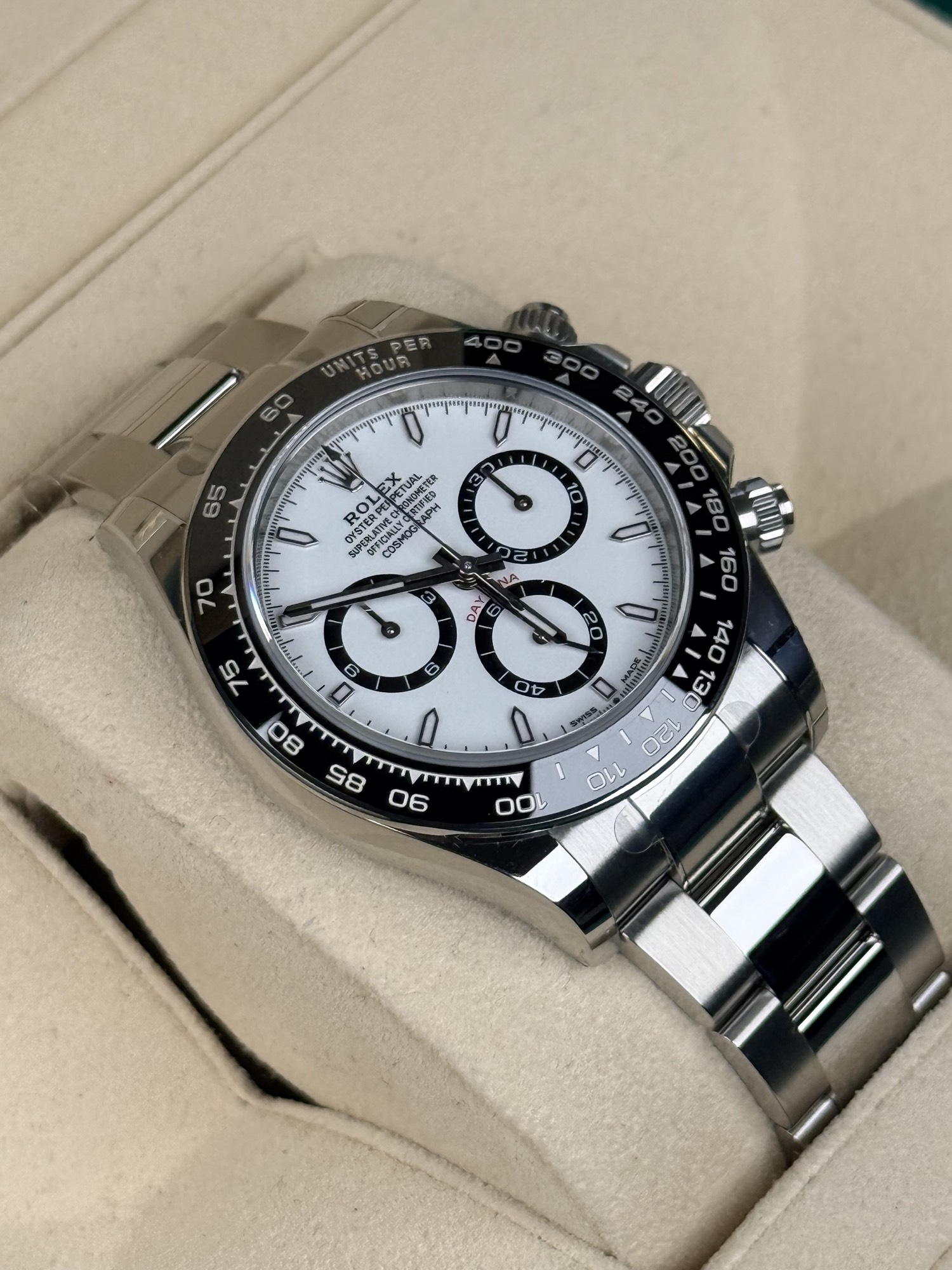 Rolex Daytona Panda 126500LN side