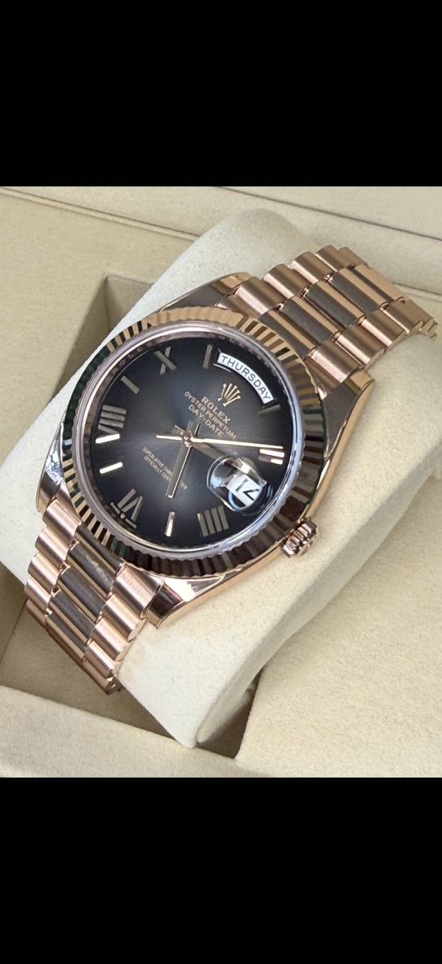 Rolex Day-Date 228235 Ombre side