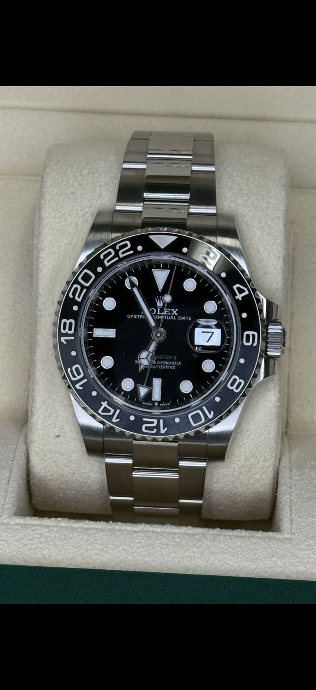 Rolex GMT-Master II Bruce Wayne 126710GRNR