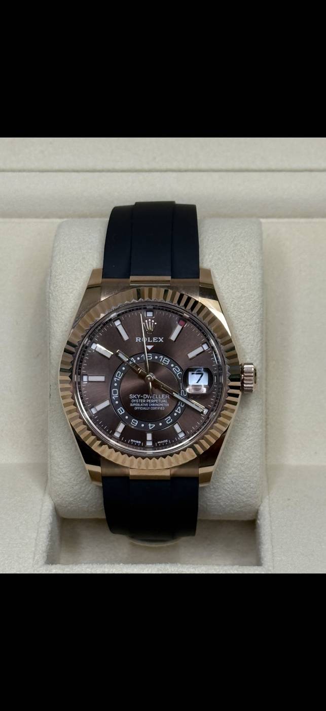 Rolex Sky-Dweller 326235