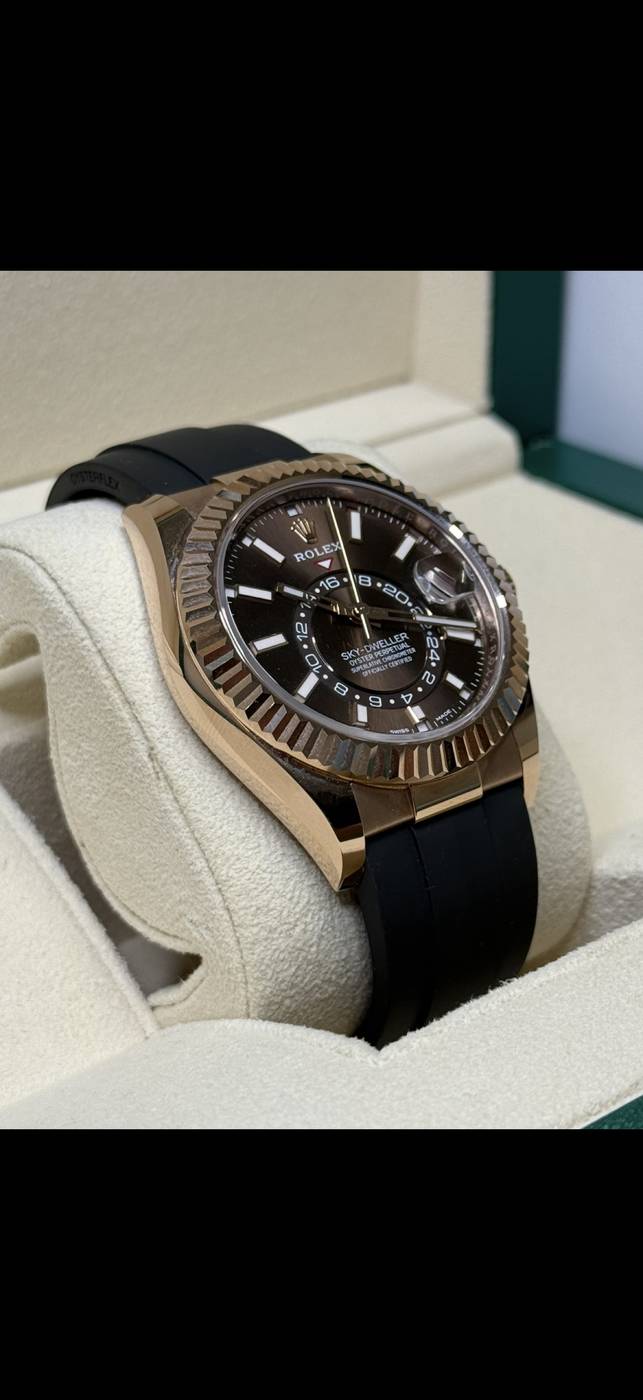 Rolex Sky-Dweller 326235 angle