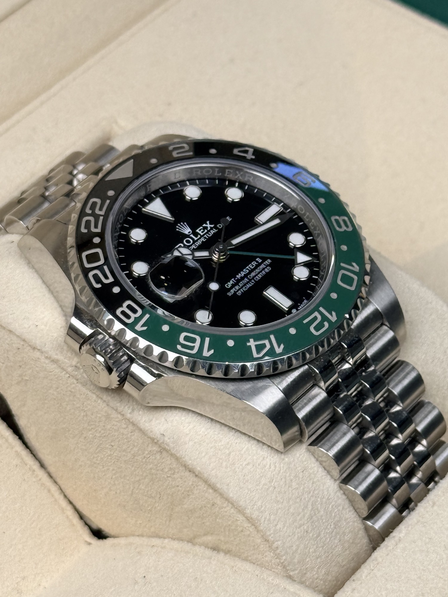 Rolex GMT-Master II Sprite 126720VTNR side