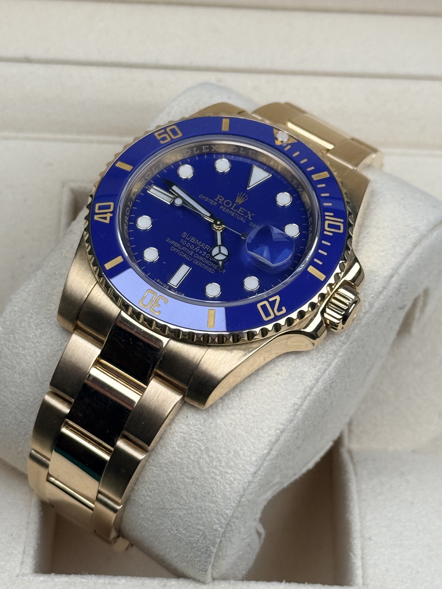 Rolex Submariner Date 116618LB angle