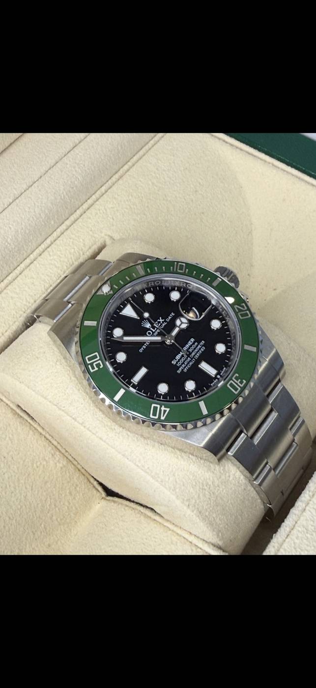 Rolex Submariner 126610LV angle
